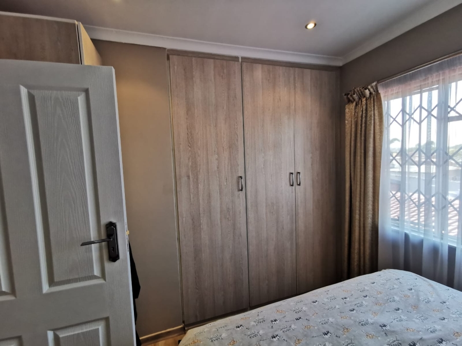 2 Bedroom Property for Sale in South Crest Gauteng
