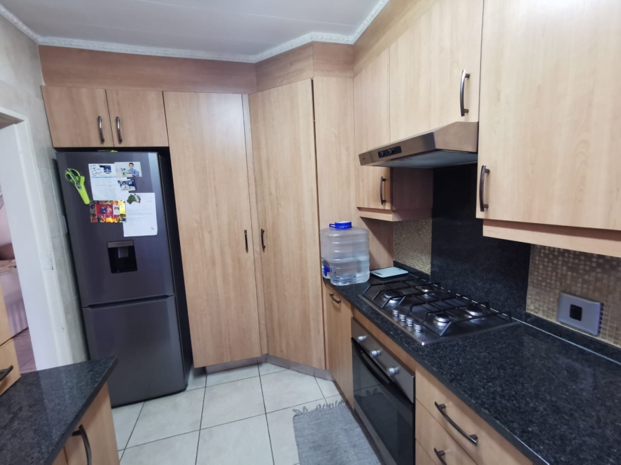 2 Bedroom Property for Sale in South Crest Gauteng