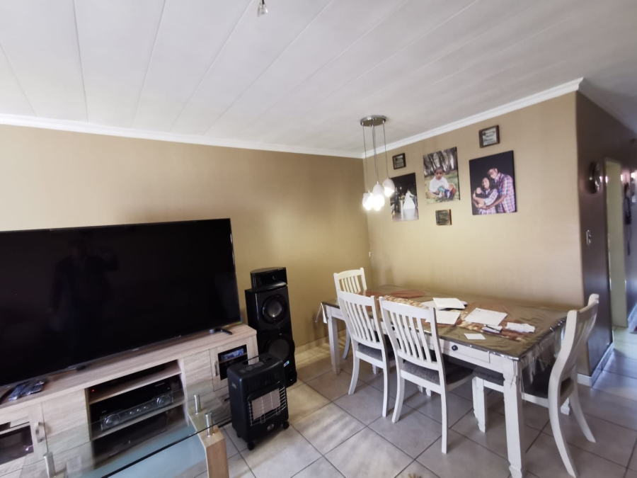 2 Bedroom Property for Sale in South Crest Gauteng