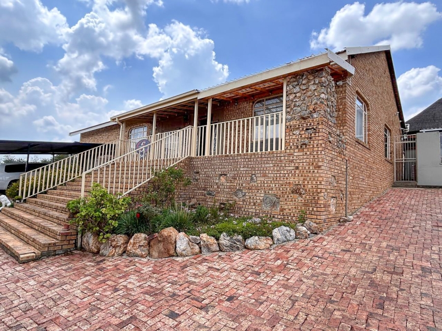 3 Bedroom Property for Sale in Vaaloewer Gauteng