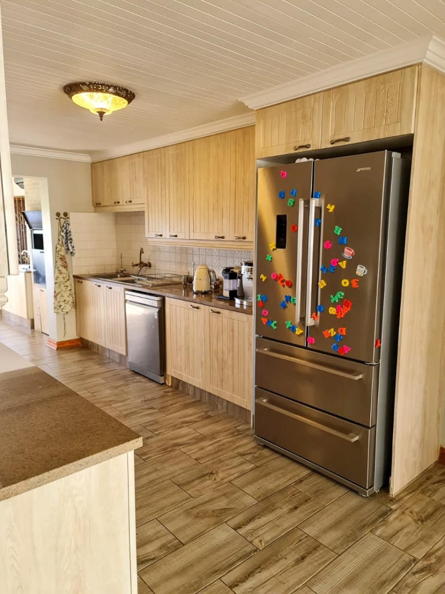 5 Bedroom Property for Sale in Vaaloewer Gauteng