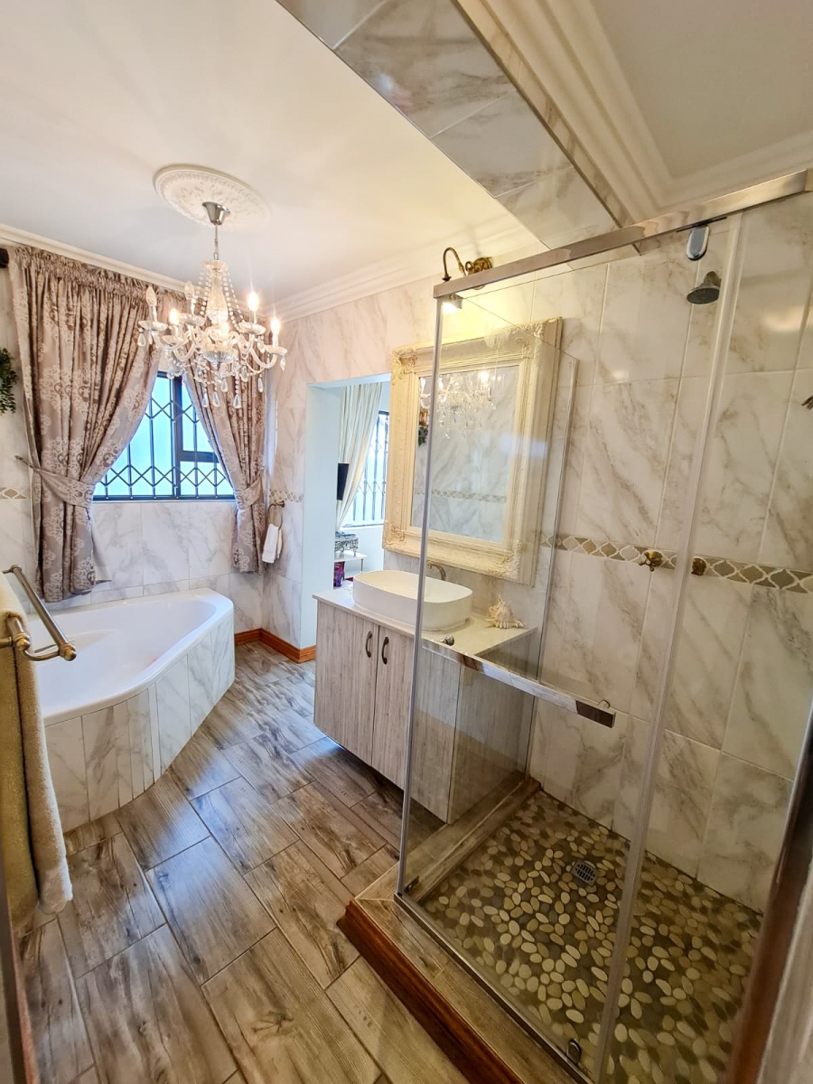 5 Bedroom Property for Sale in Vaaloewer Gauteng