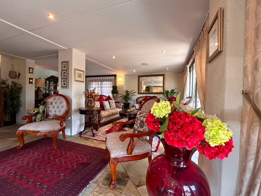 3 Bedroom Property for Sale in Vaaloewer Gauteng