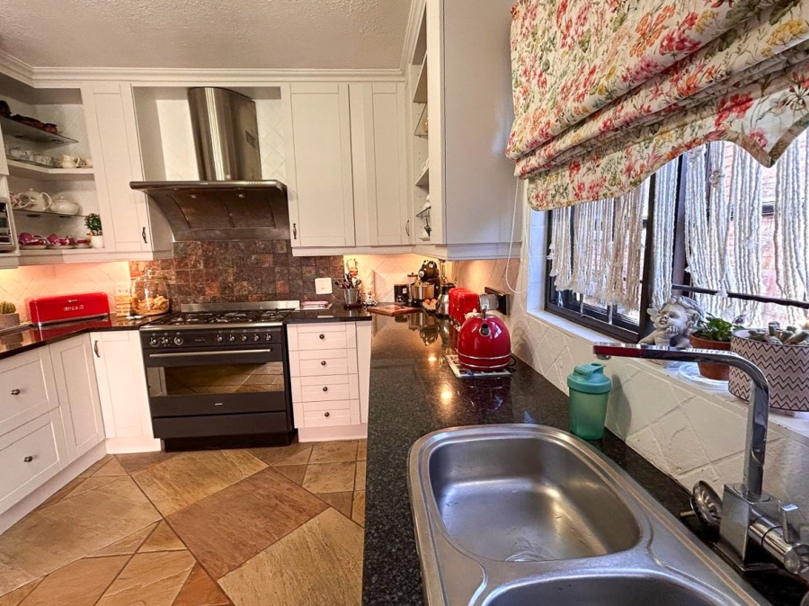 3 Bedroom Property for Sale in Vaaloewer Gauteng