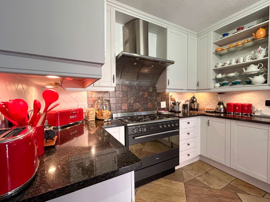 3 Bedroom Property for Sale in Vaaloewer Gauteng