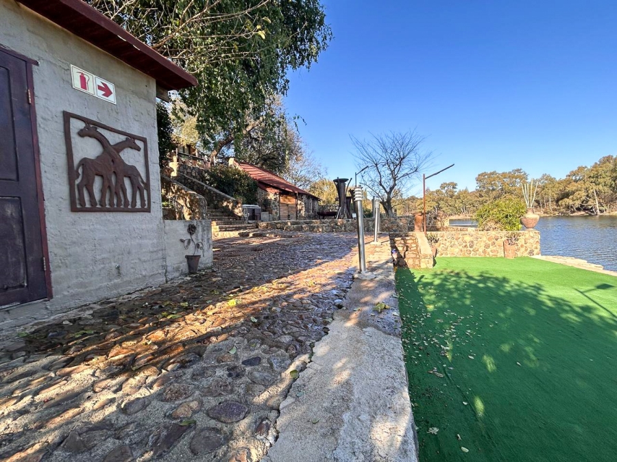 3 Bedroom Property for Sale in Vaaloewer Gauteng