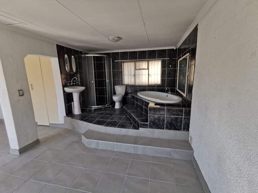 3 Bedroom Property for Sale in Albertsdal Gauteng