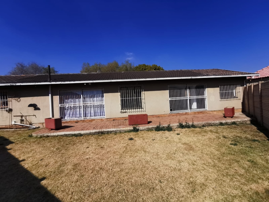 3 Bedroom Property for Sale in Albertsdal Gauteng