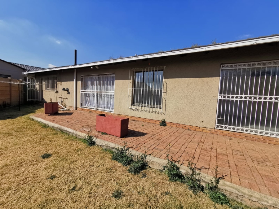 3 Bedroom Property for Sale in Albertsdal Gauteng