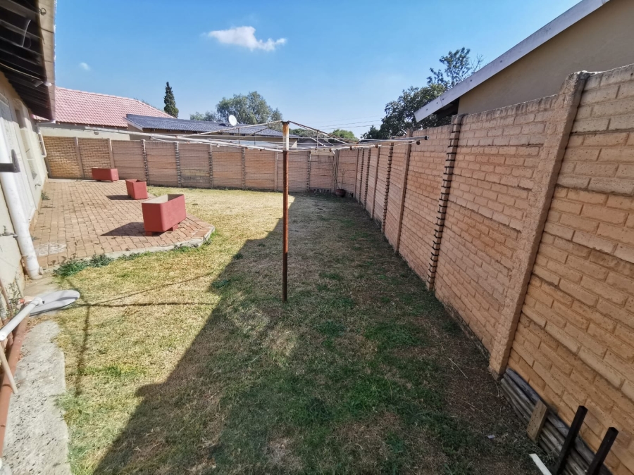 3 Bedroom Property for Sale in Albertsdal Gauteng