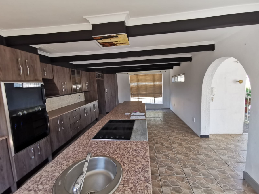 3 Bedroom Property for Sale in Albertsdal Gauteng