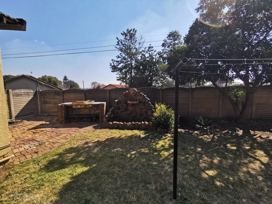 3 Bedroom Property for Sale in Albertsdal Gauteng