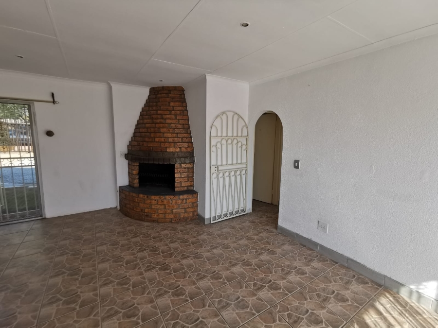 3 Bedroom Property for Sale in Albertsdal Gauteng