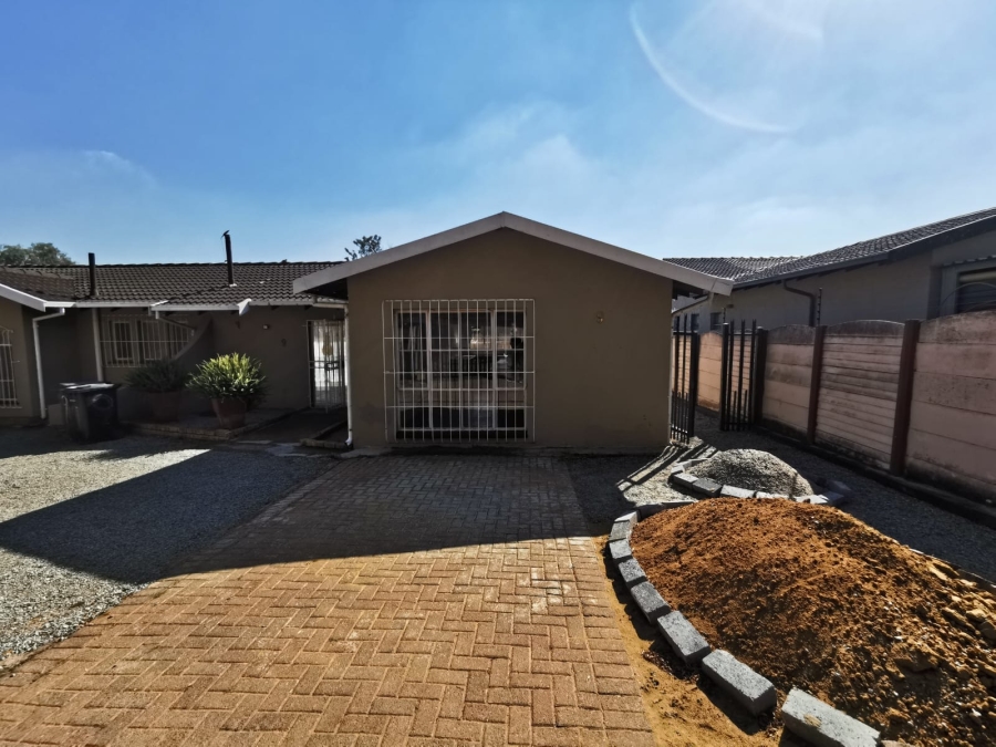 3 Bedroom Property for Sale in Albertsdal Gauteng