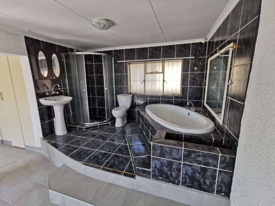 3 Bedroom Property for Sale in Albertsdal Gauteng
