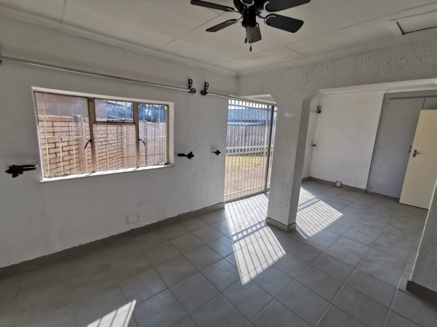 3 Bedroom Property for Sale in Albertsdal Gauteng