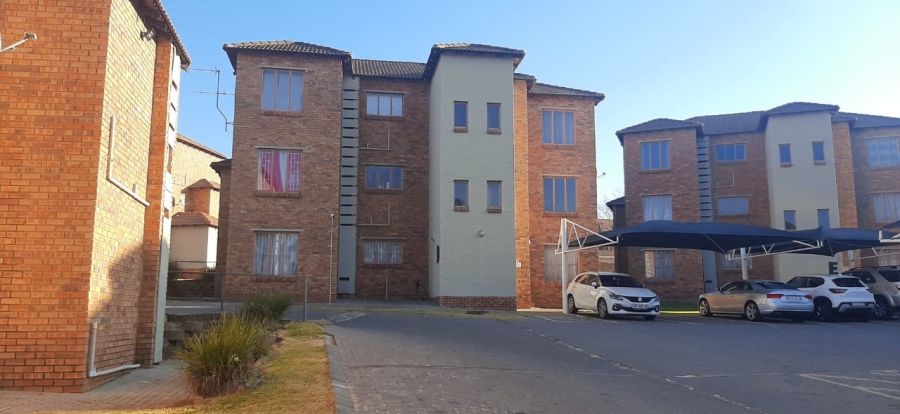 2 Bedroom Property for Sale in Birchleigh Gauteng