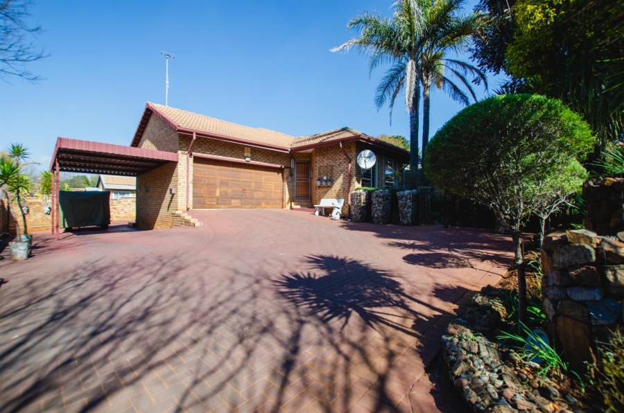 3 Bedroom Property for Sale in Highveld Gauteng