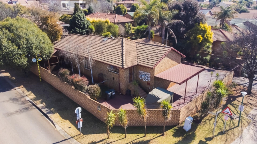 3 Bedroom Property for Sale in Highveld Gauteng