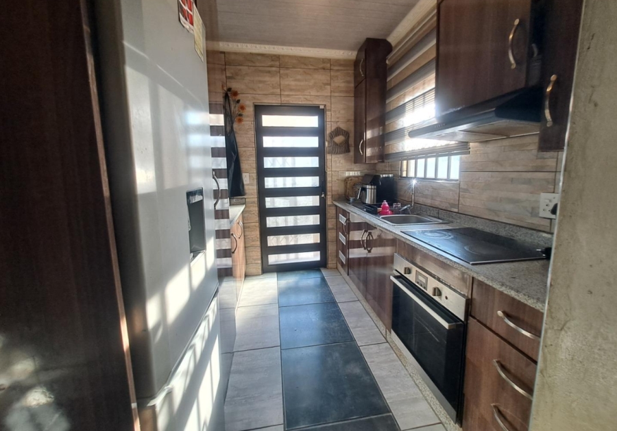 3 Bedroom Property for Sale in Dawn Park Gauteng