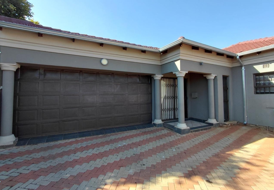 3 Bedroom Property for Sale in Dawn Park Gauteng