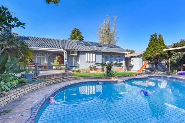 3 Bedroom Property for Sale in Brackendowns Gauteng