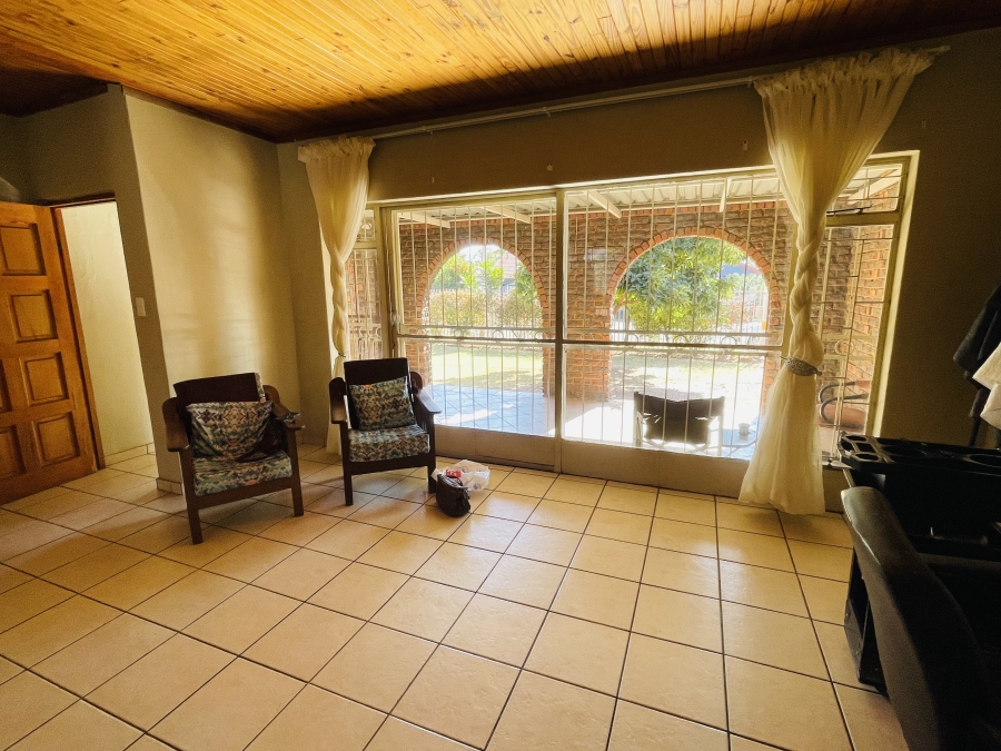 4 Bedroom Property for Sale in Dorandia Gauteng