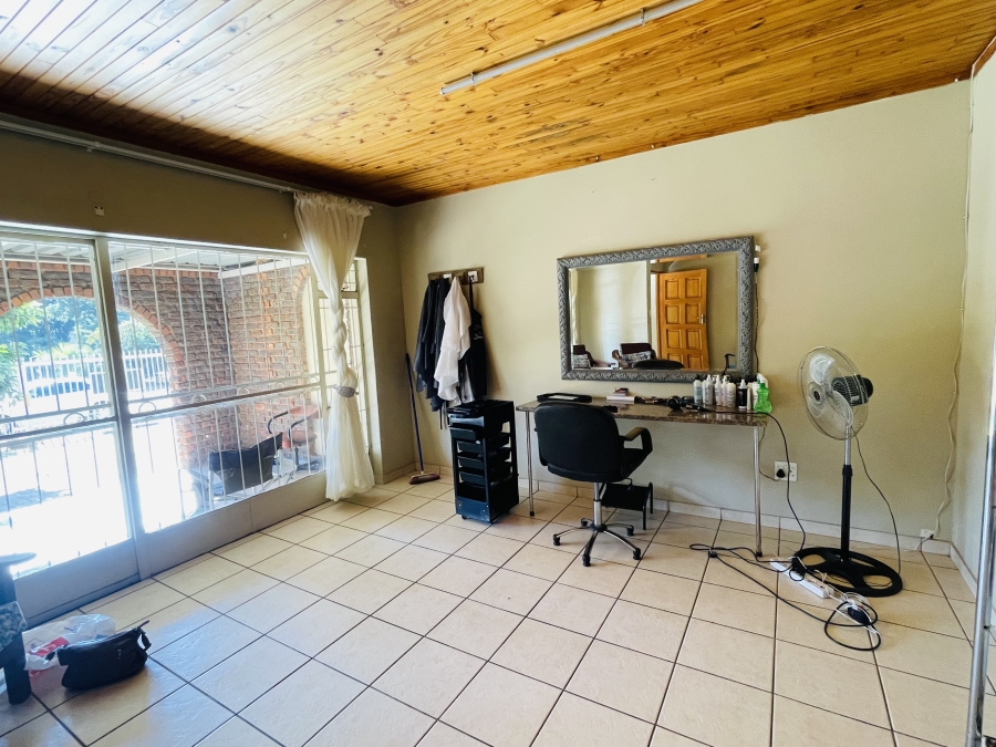 4 Bedroom Property for Sale in Dorandia Gauteng