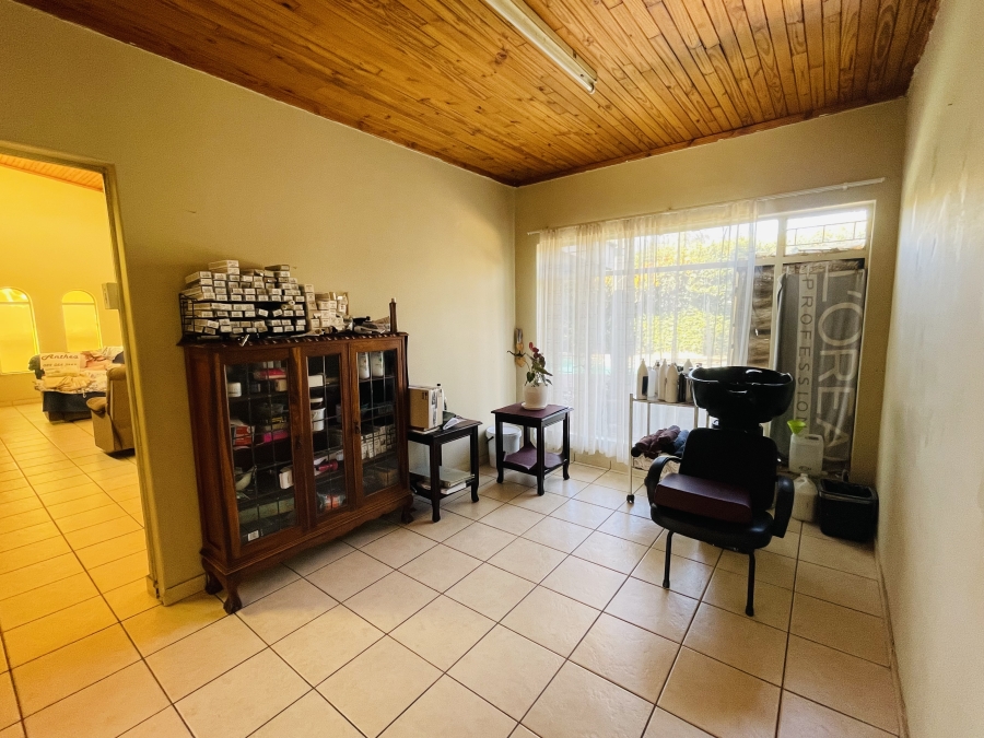 4 Bedroom Property for Sale in Dorandia Gauteng