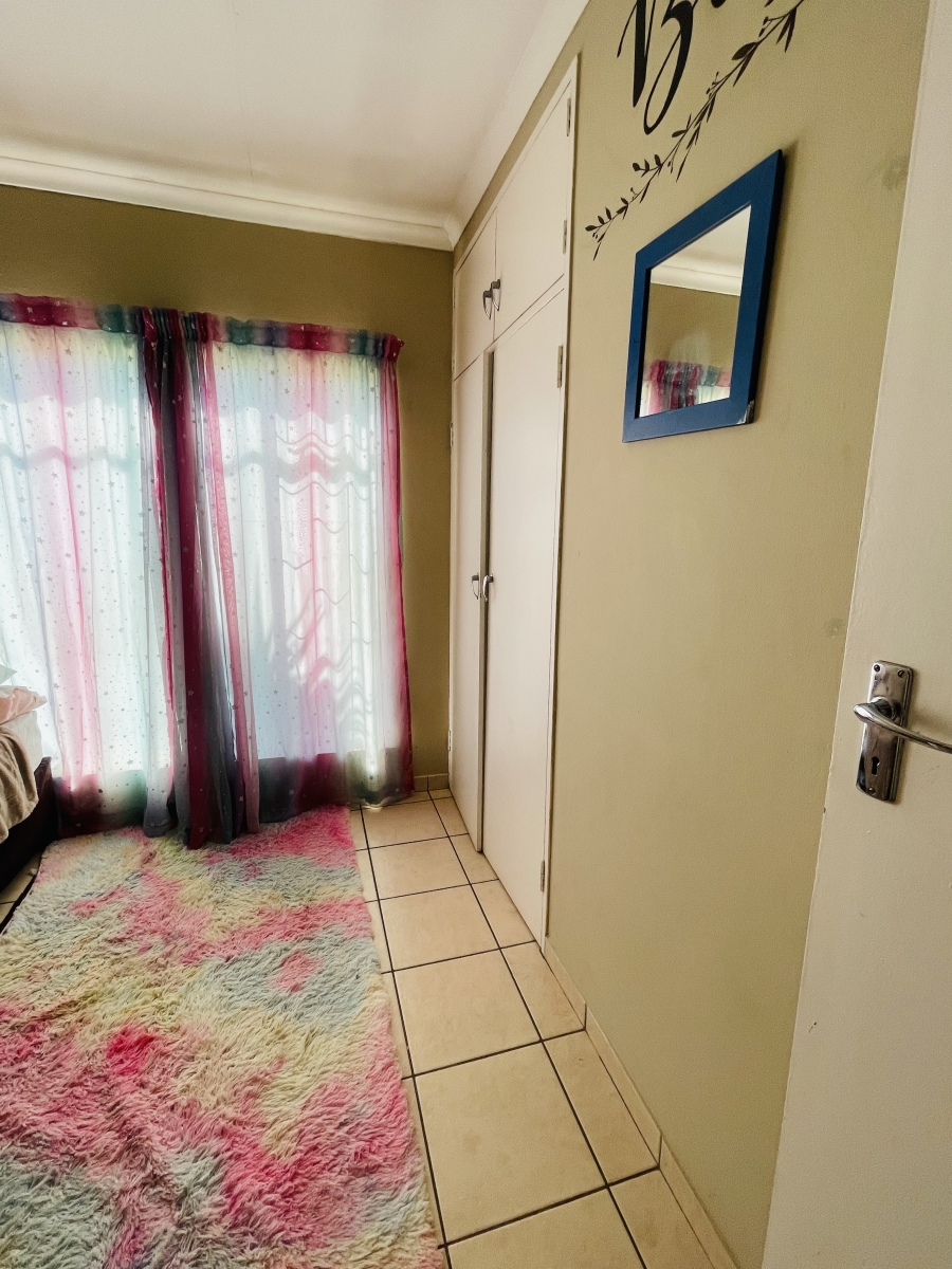 4 Bedroom Property for Sale in Dorandia Gauteng