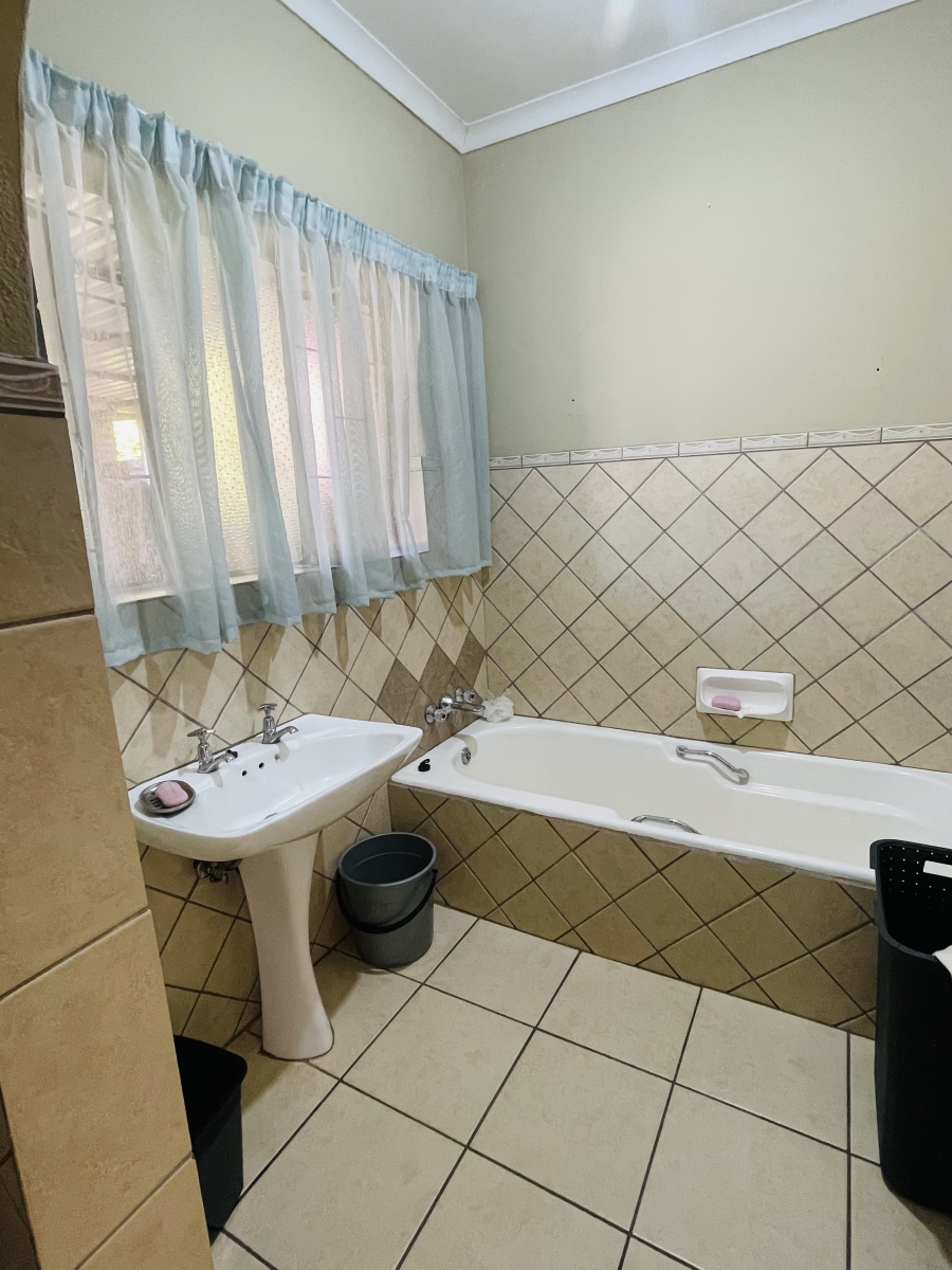 4 Bedroom Property for Sale in Dorandia Gauteng