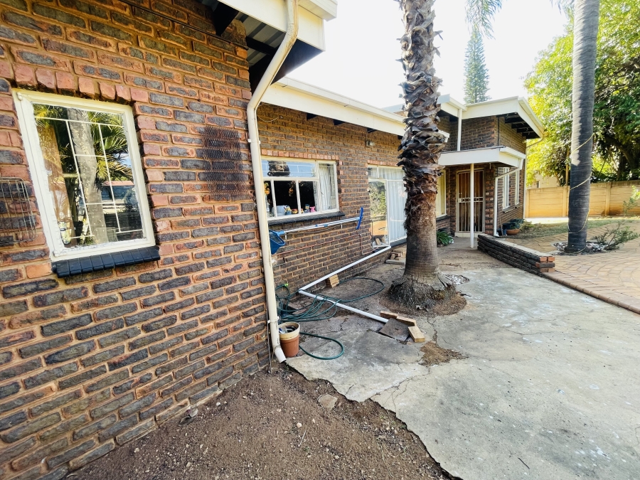 4 Bedroom Property for Sale in Dorandia Gauteng