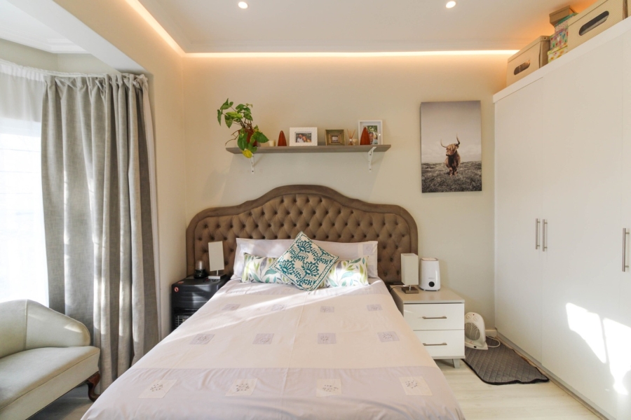 2 Bedroom Property for Sale in Bryanston Gauteng