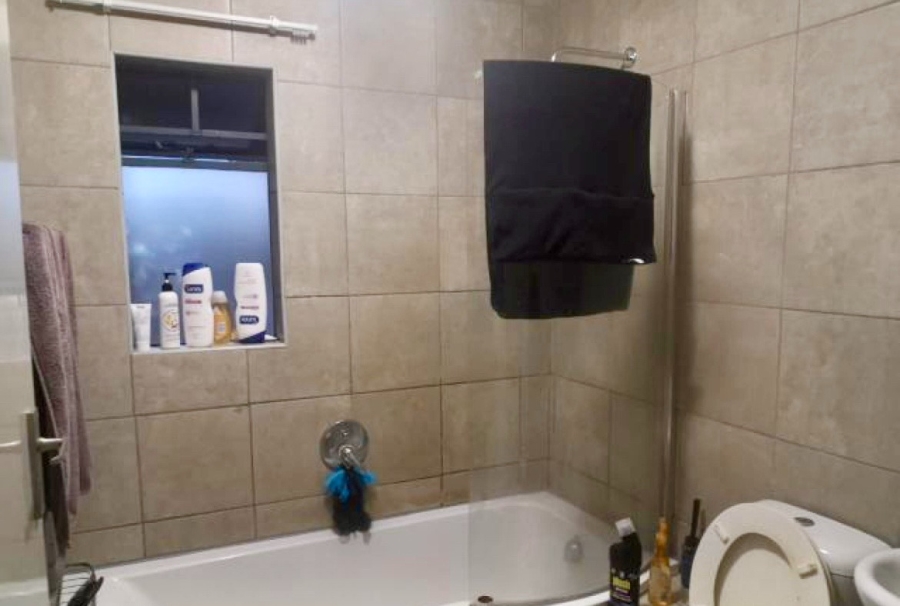 2 Bedroom Property for Sale in Doornpoort Gauteng