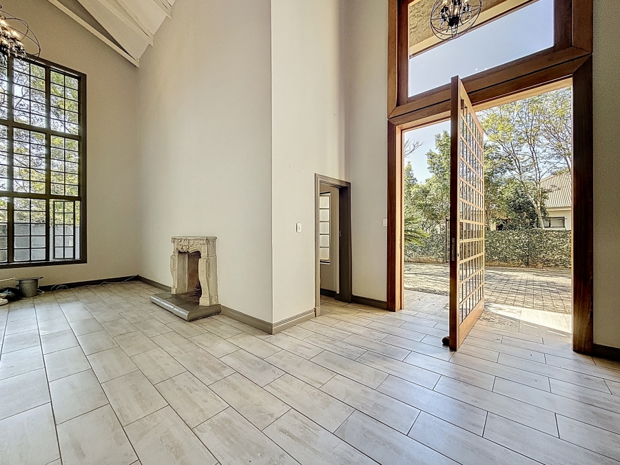 6 Bedroom Property for Sale in Silver Lakes Golf Estate Gauteng
