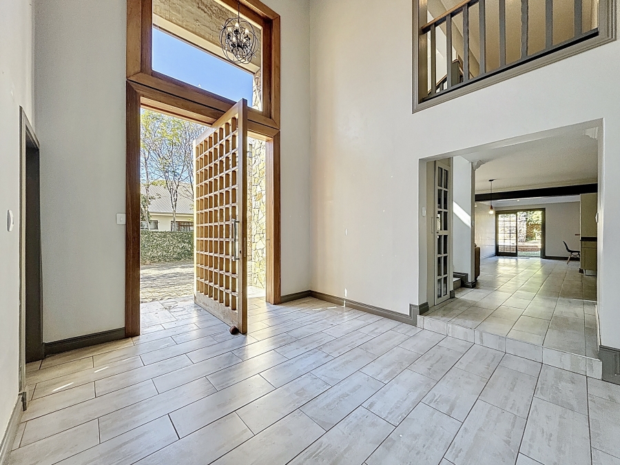 6 Bedroom Property for Sale in Silver Lakes Golf Estate Gauteng