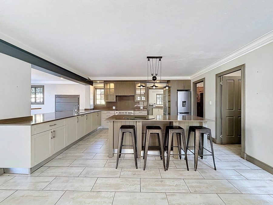 6 Bedroom Property for Sale in Silver Lakes Golf Estate Gauteng