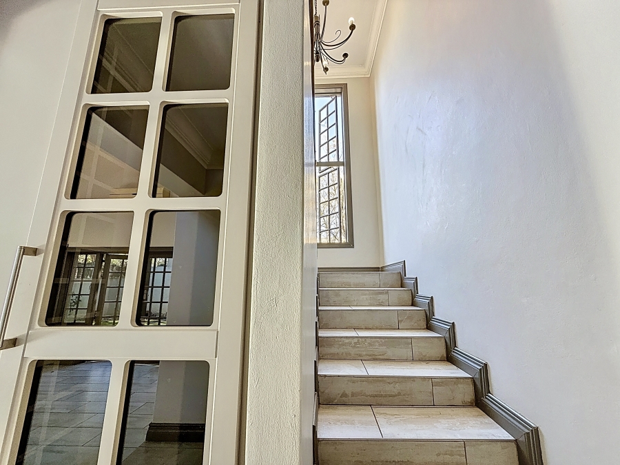 6 Bedroom Property for Sale in Silver Lakes Golf Estate Gauteng
