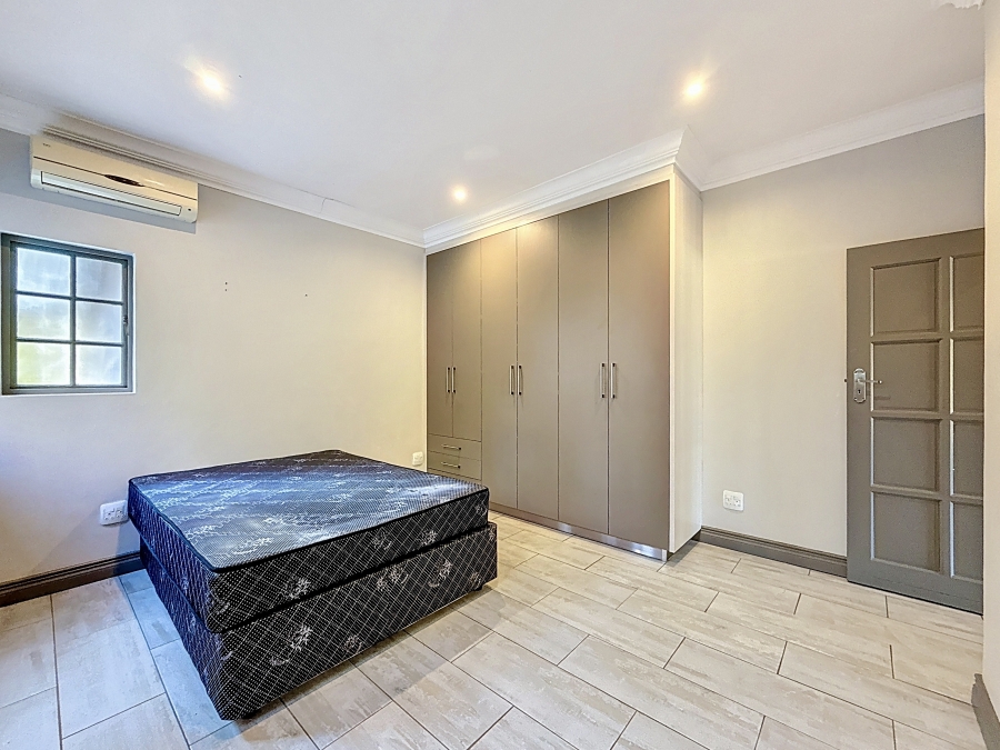6 Bedroom Property for Sale in Silver Lakes Golf Estate Gauteng