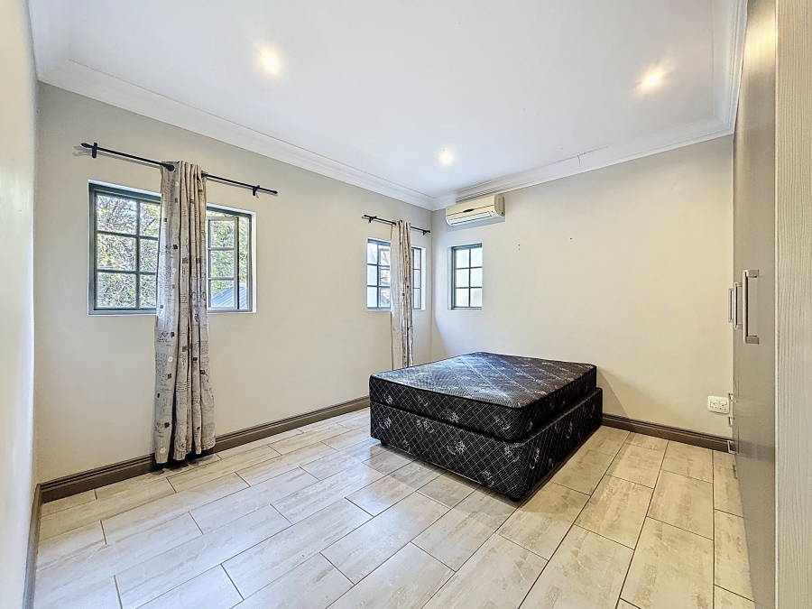 6 Bedroom Property for Sale in Silver Lakes Golf Estate Gauteng