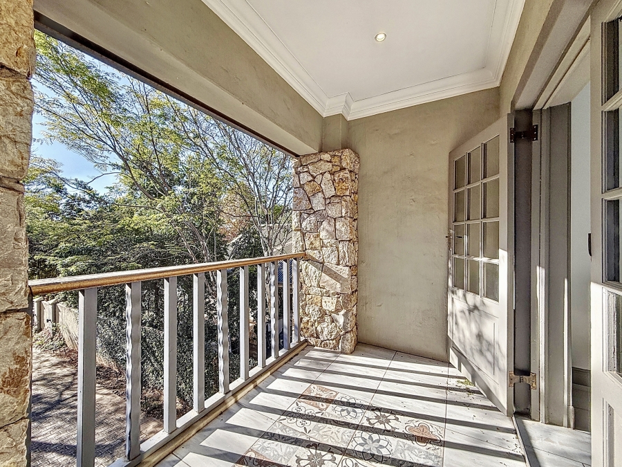 6 Bedroom Property for Sale in Silver Lakes Golf Estate Gauteng