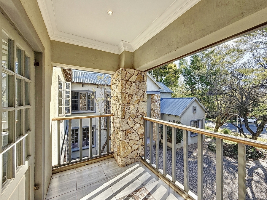 6 Bedroom Property for Sale in Silver Lakes Golf Estate Gauteng