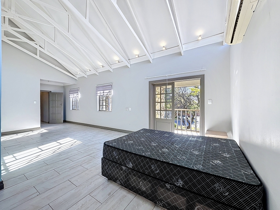 6 Bedroom Property for Sale in Silver Lakes Golf Estate Gauteng
