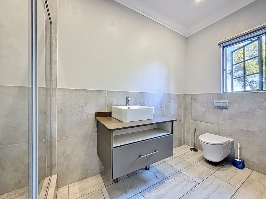 6 Bedroom Property for Sale in Silver Lakes Golf Estate Gauteng