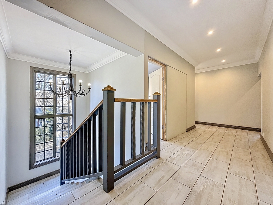 6 Bedroom Property for Sale in Silver Lakes Golf Estate Gauteng
