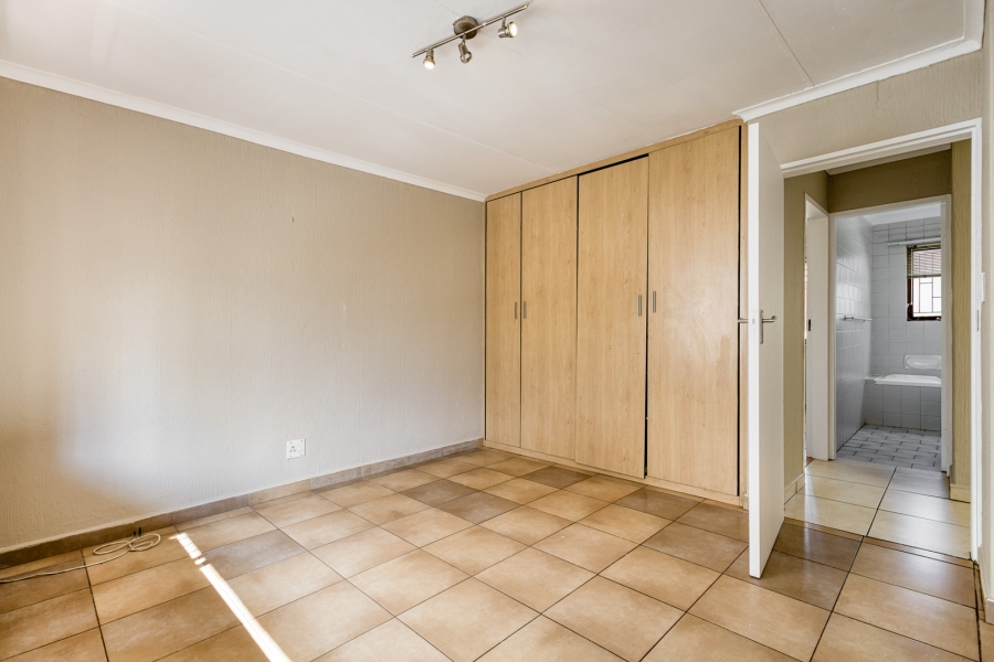 To Let 2 Bedroom Property for Rent in Sunninghill Gauteng