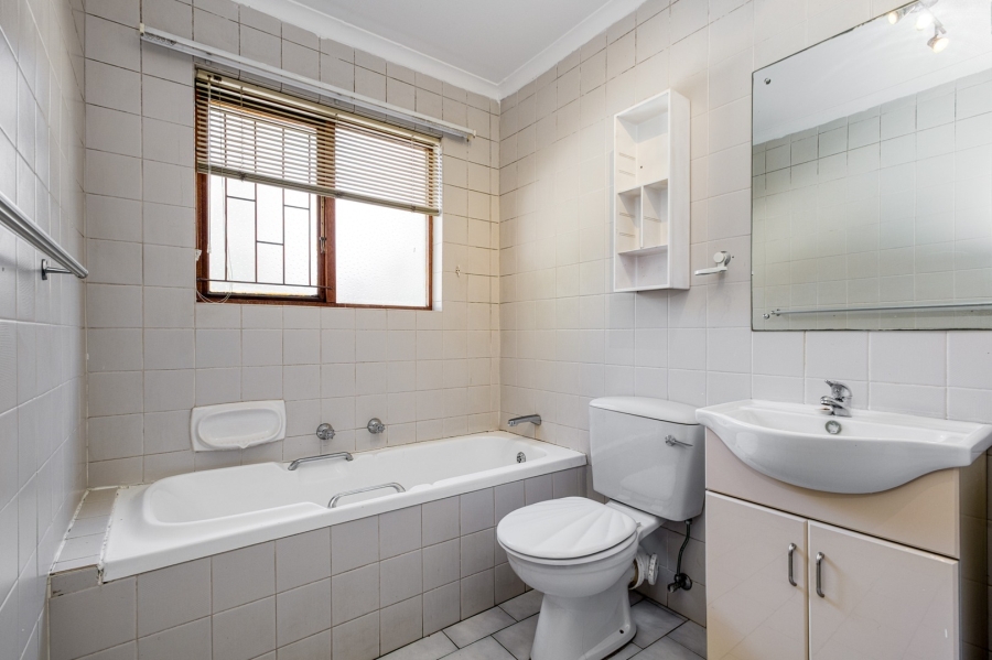To Let 2 Bedroom Property for Rent in Sunninghill Gauteng