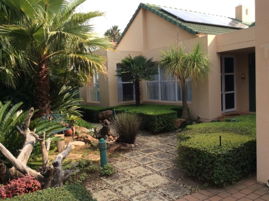 To Let 1 Bedroom Property for Rent in Silver Lakes Golf Estate Gauteng