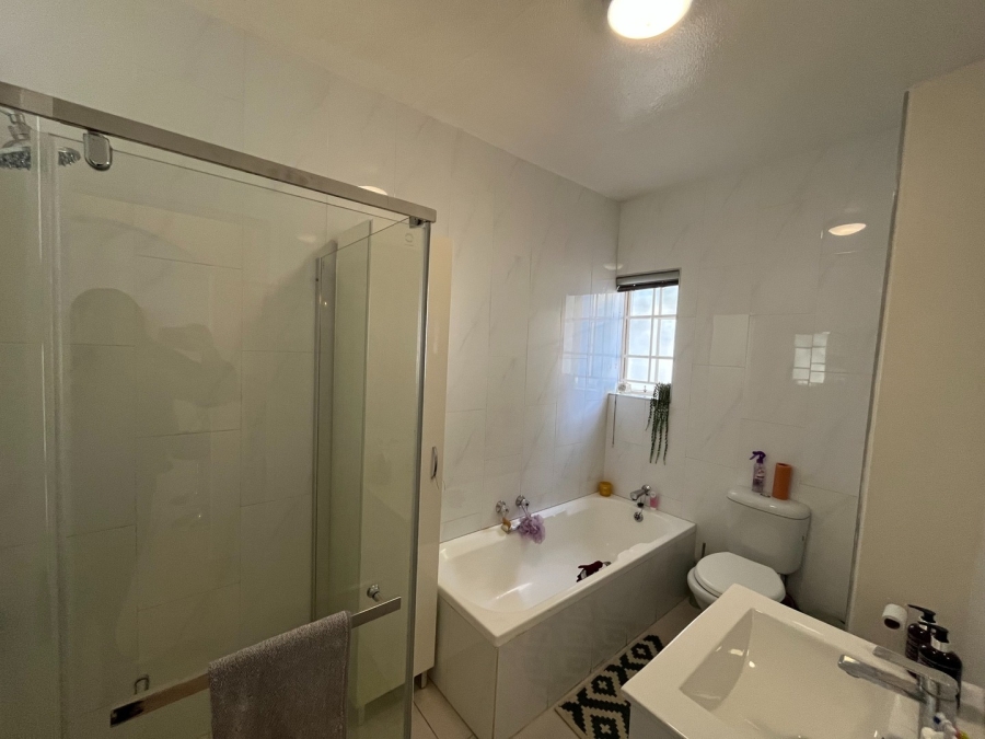 1 Bedroom Property for Sale in Illovo Gauteng