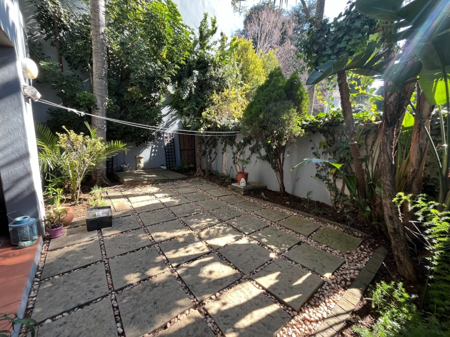 1 Bedroom Property for Sale in Illovo Gauteng